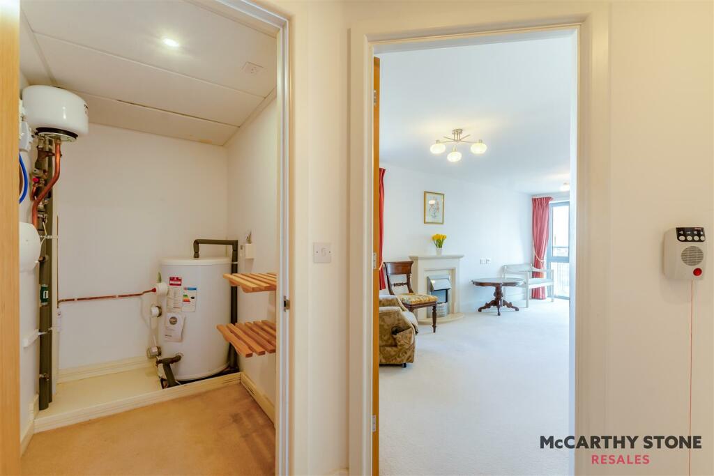 8621939-interior18.jpg