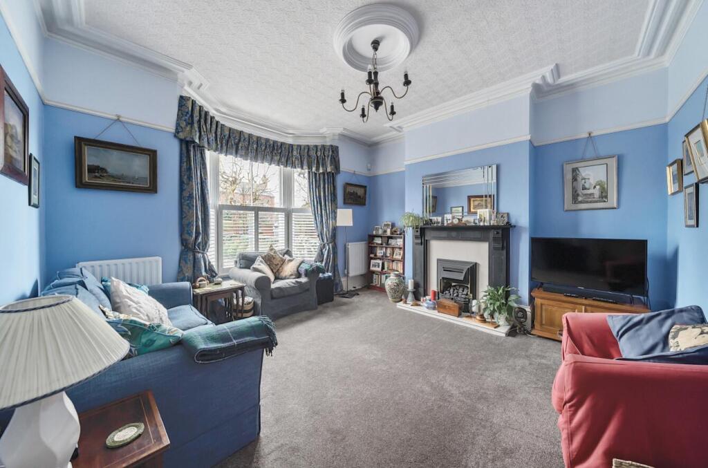 52 Hillmorton Road, Rugby