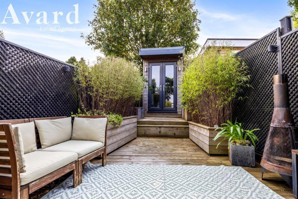 Greenfield Crescent, 46-022.JPG