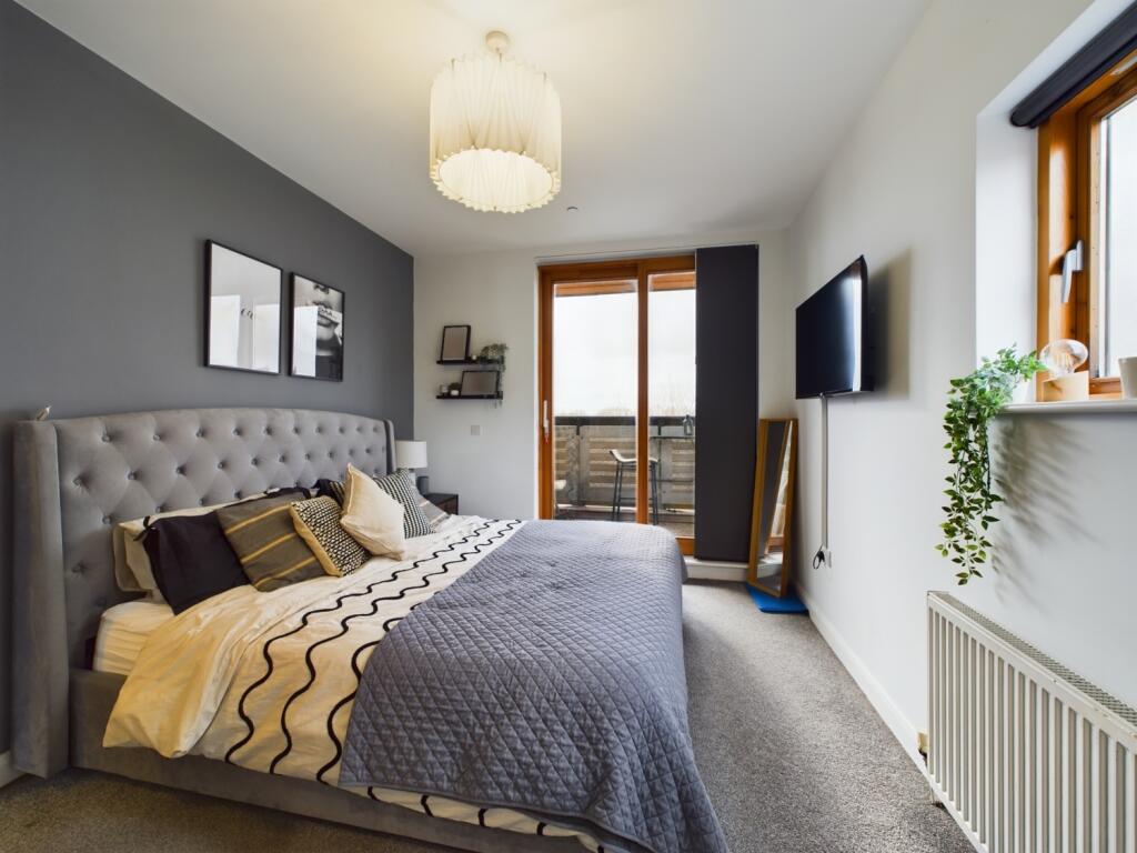 CAM01966G0-PR0296-STILL002