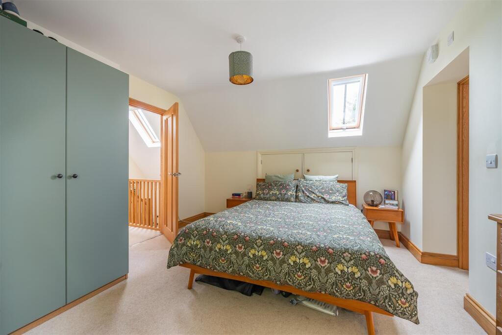 Emby House, 6a High Street, Greens Norton (16).jpg