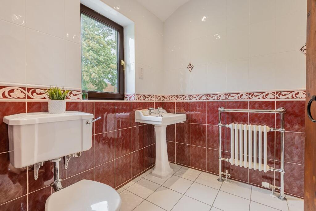 Bedroom Six En-suite