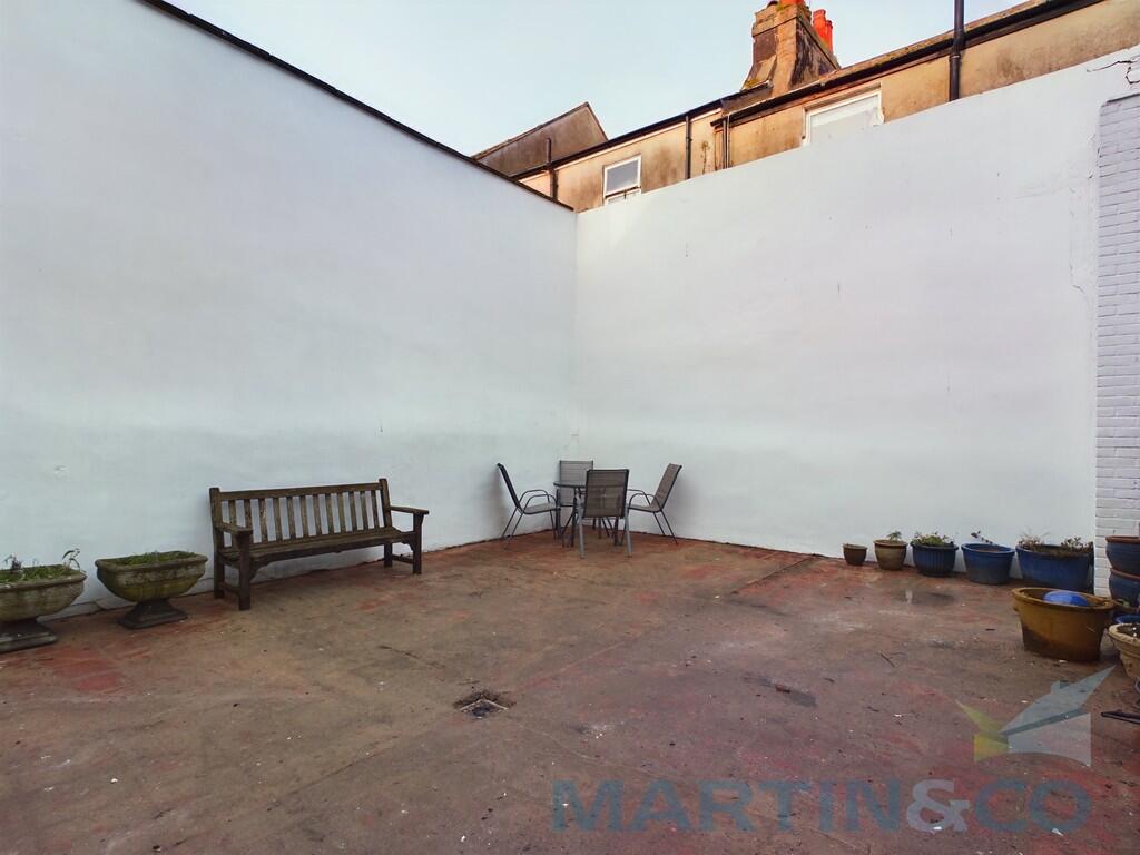 patio garden pic ...