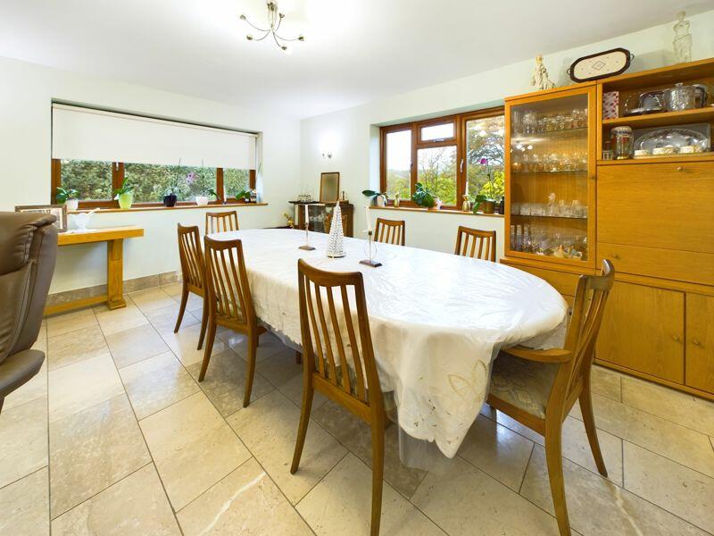 MAIN LOUNGE DINING AREA