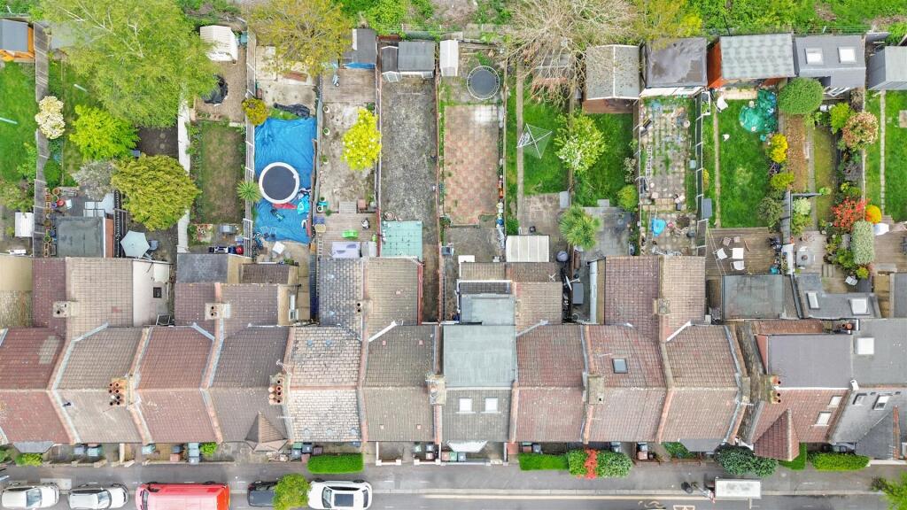 Winchester Road, E4