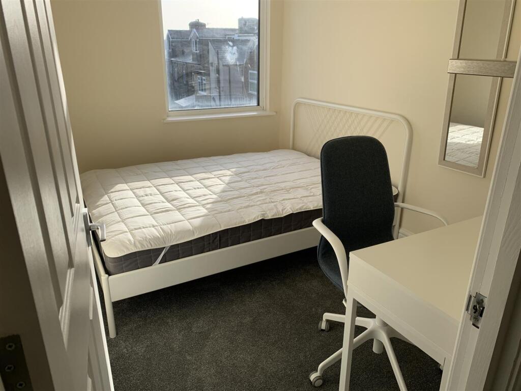 Middle S Bedroom 1.JPG