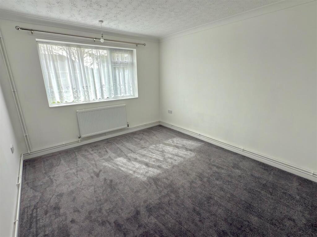BED 1.jpg
