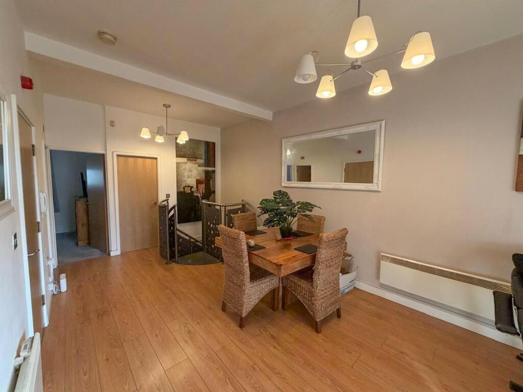 3 bed apartment, Silsden
