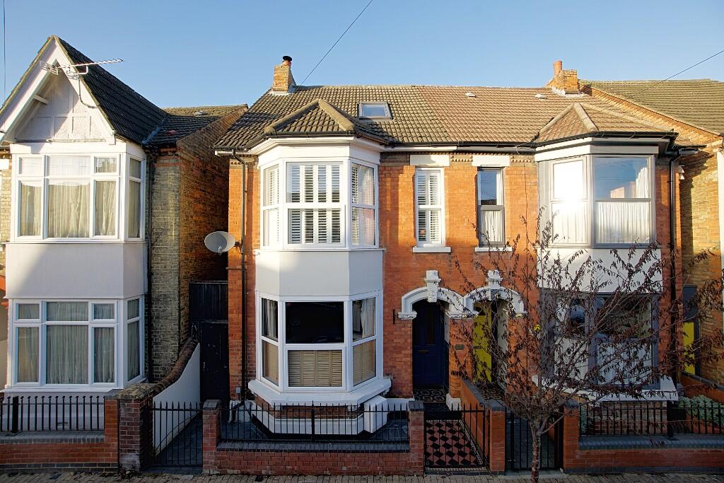 Stanley Street | Bedford | Beds | MK41 | lovely house