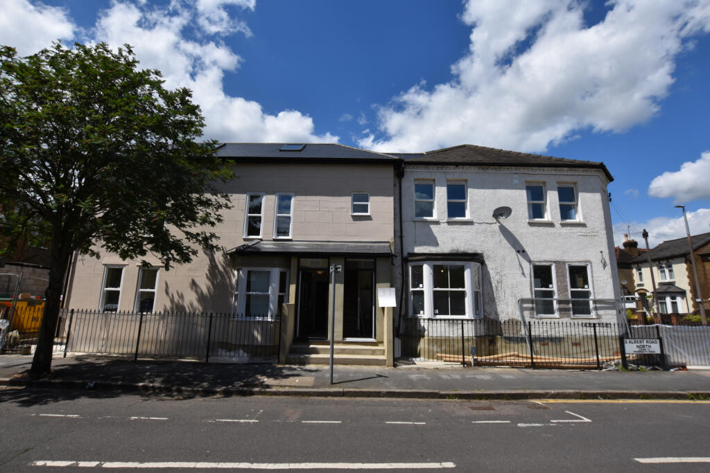 one bedroom 1st floor with shared kitchen