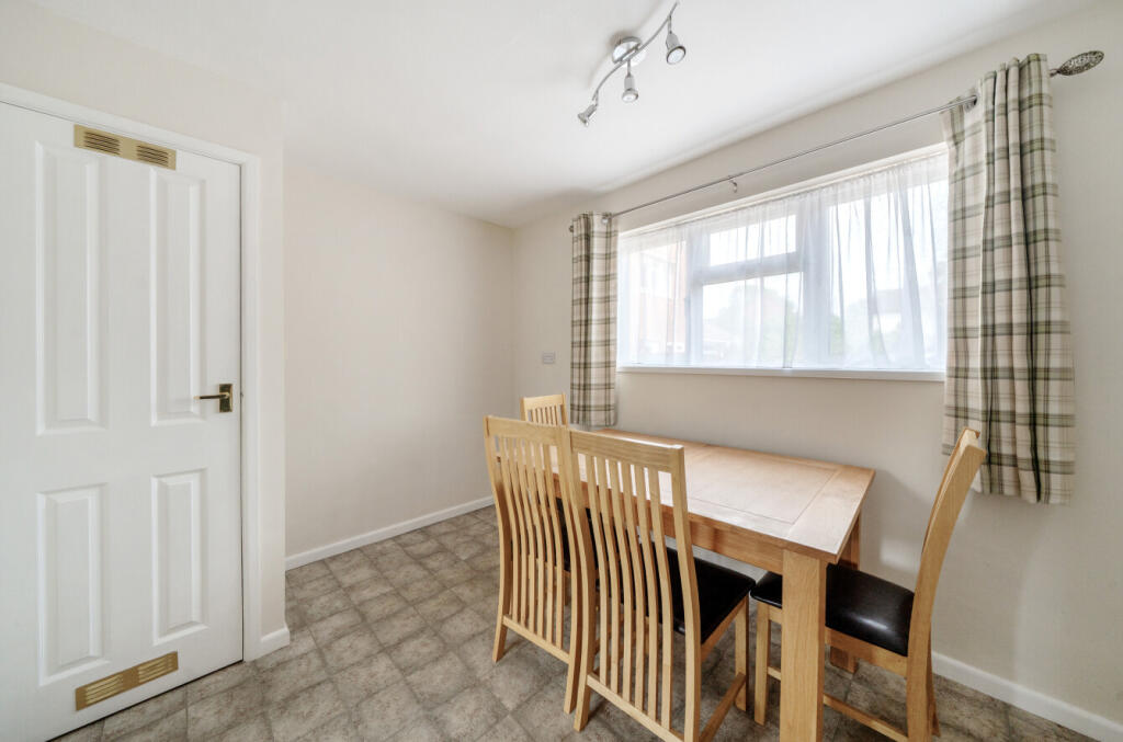 1305048-17-6841d4...