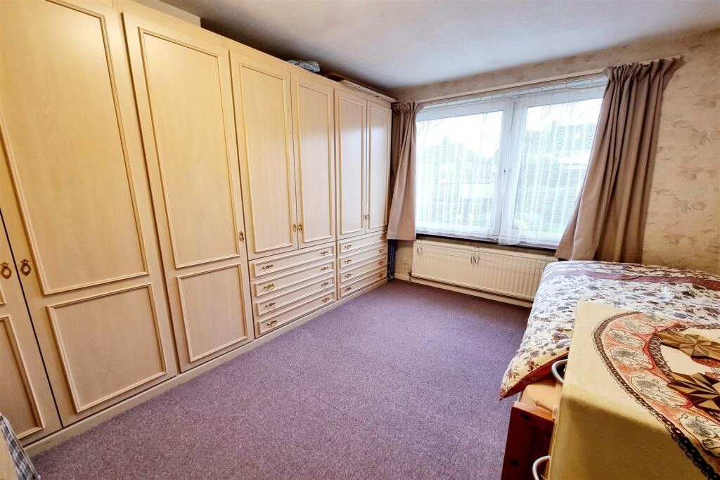 BEDROOM 2: