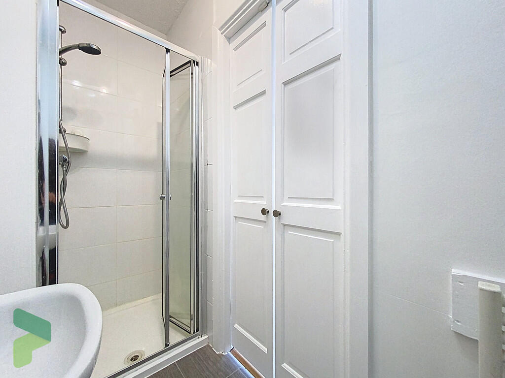 Bedroom One En Su...