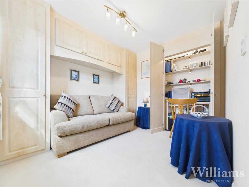 CAM04950G0-PR0124-STILL023 - Copy - Copy.jpg