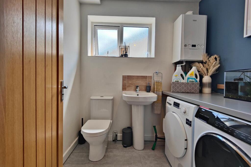 Utility &amp; Cloakroom