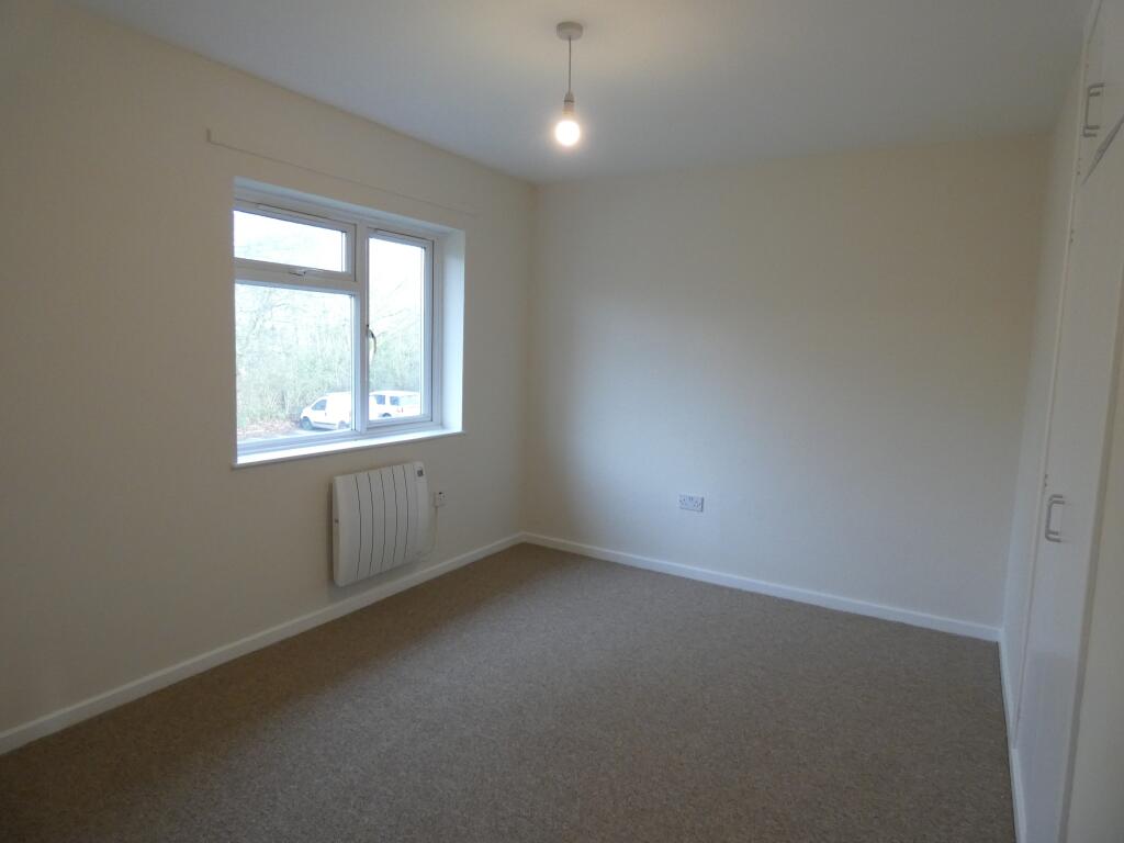 Pic 8 Bedroom 2.JPG