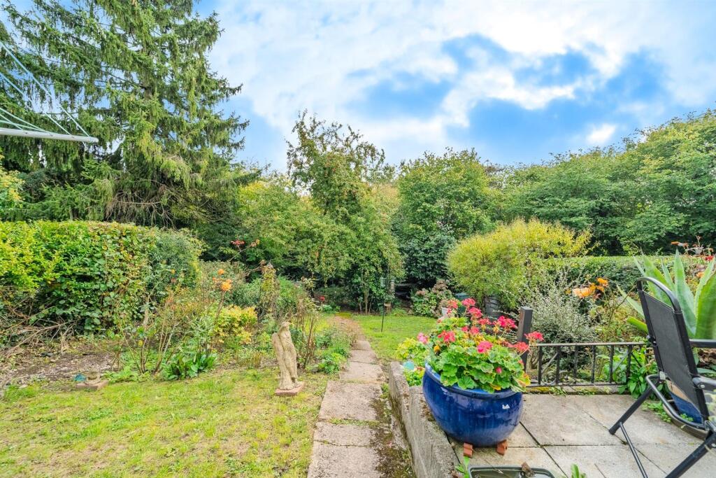 33 Hawthorn Road 5.jpg