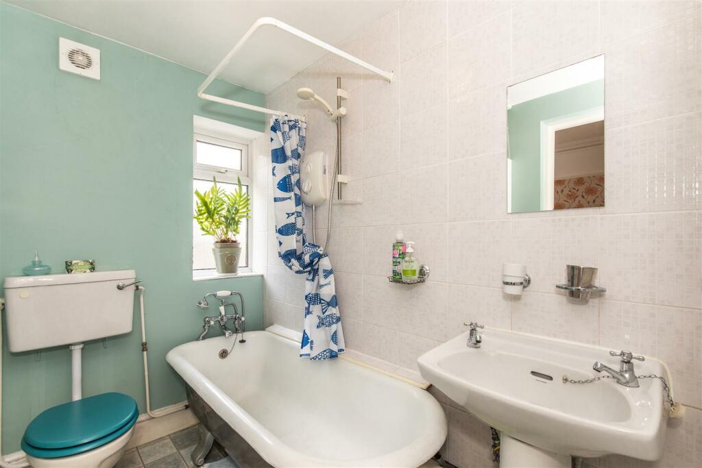 DOWNSTAIRS BATHROOM