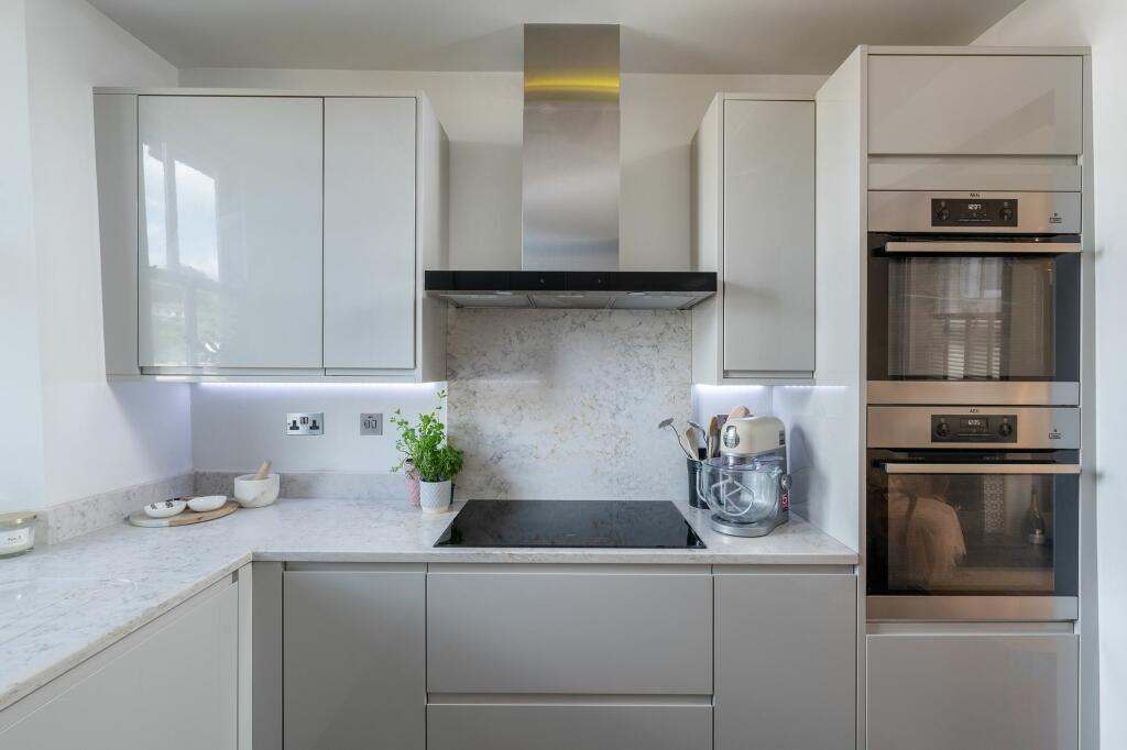 Hawley House, 4 South Ford Road, Dartmouth: Kitchen