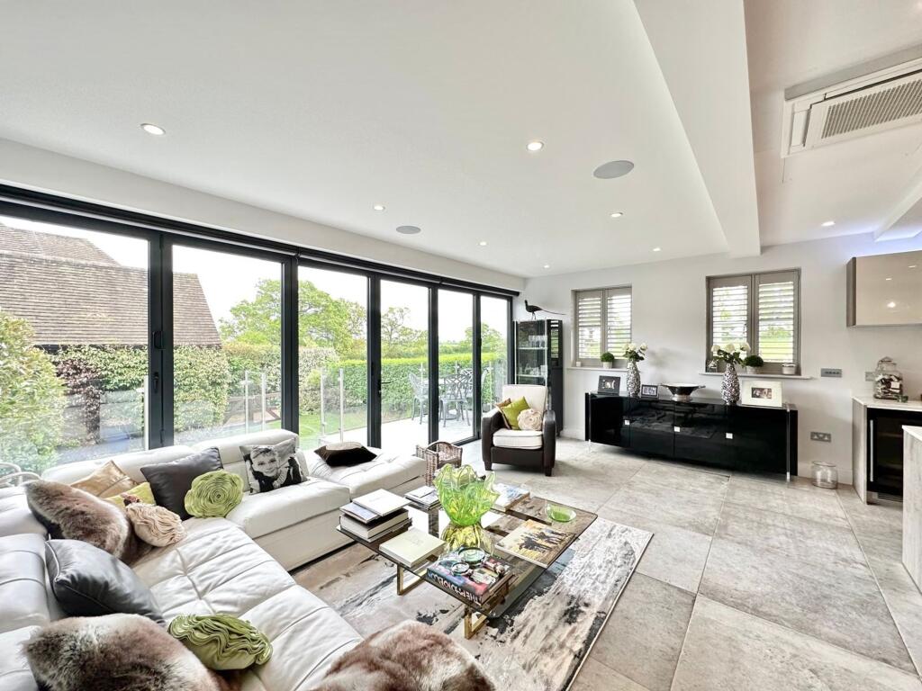 Open-plan Kitchen/Living/Dining Room