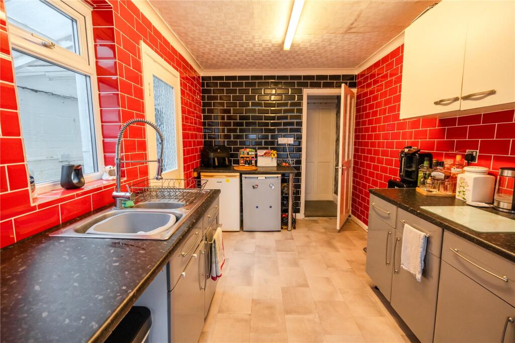 Kitchen (2)