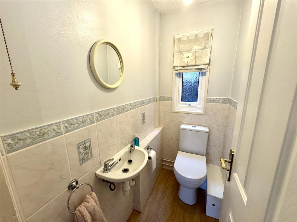 GOUND FLOOR WC
