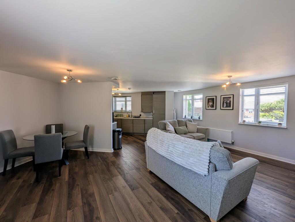 Lounge / Dining Room