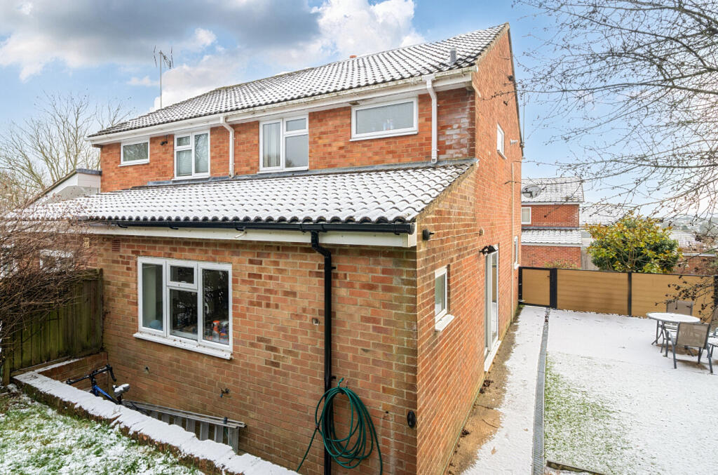 1394734-15-695cf9...