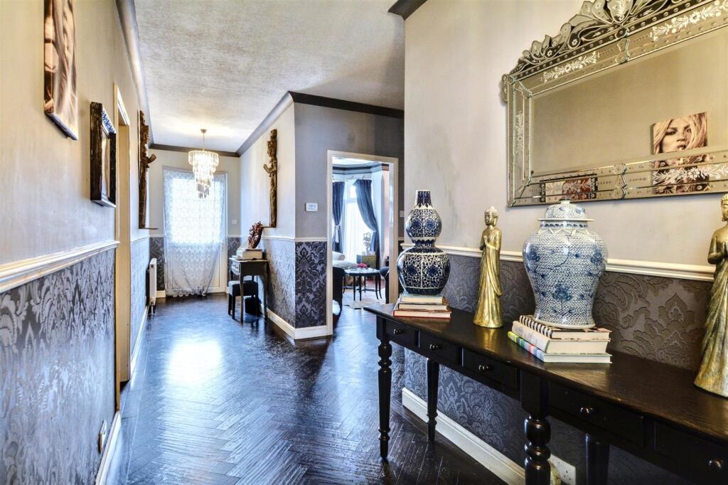 Entrance Hall_2.jpeg