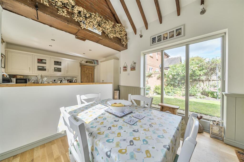 Kitchen/Breakfast Room