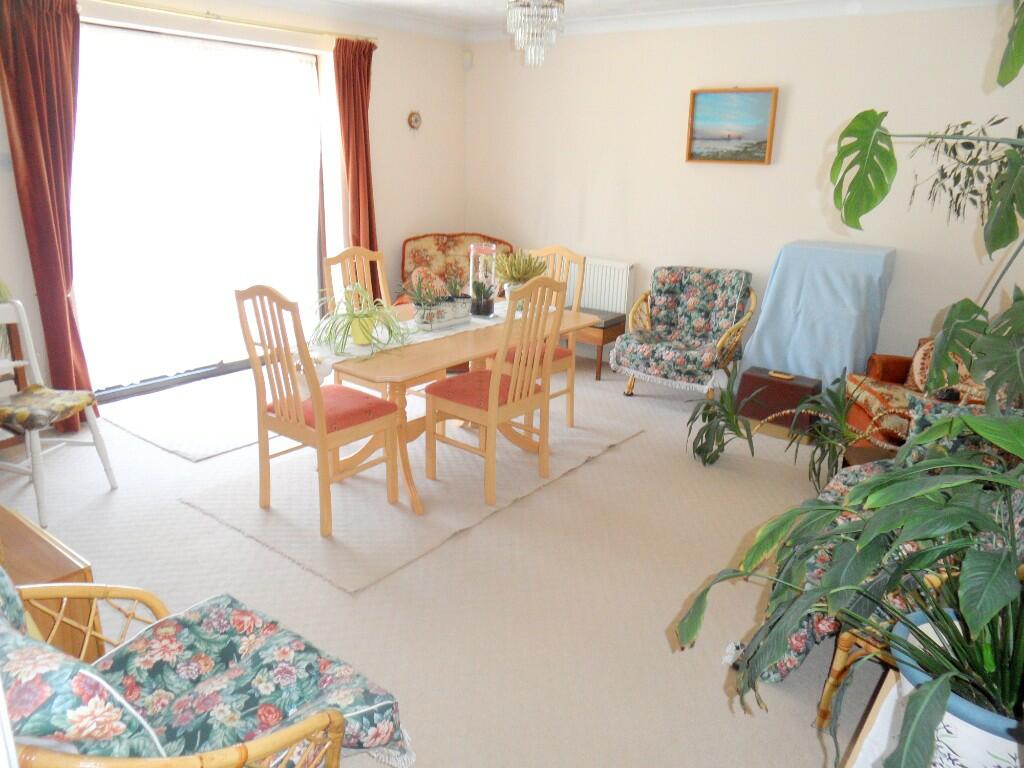 BEDROOM 2/DINING RM