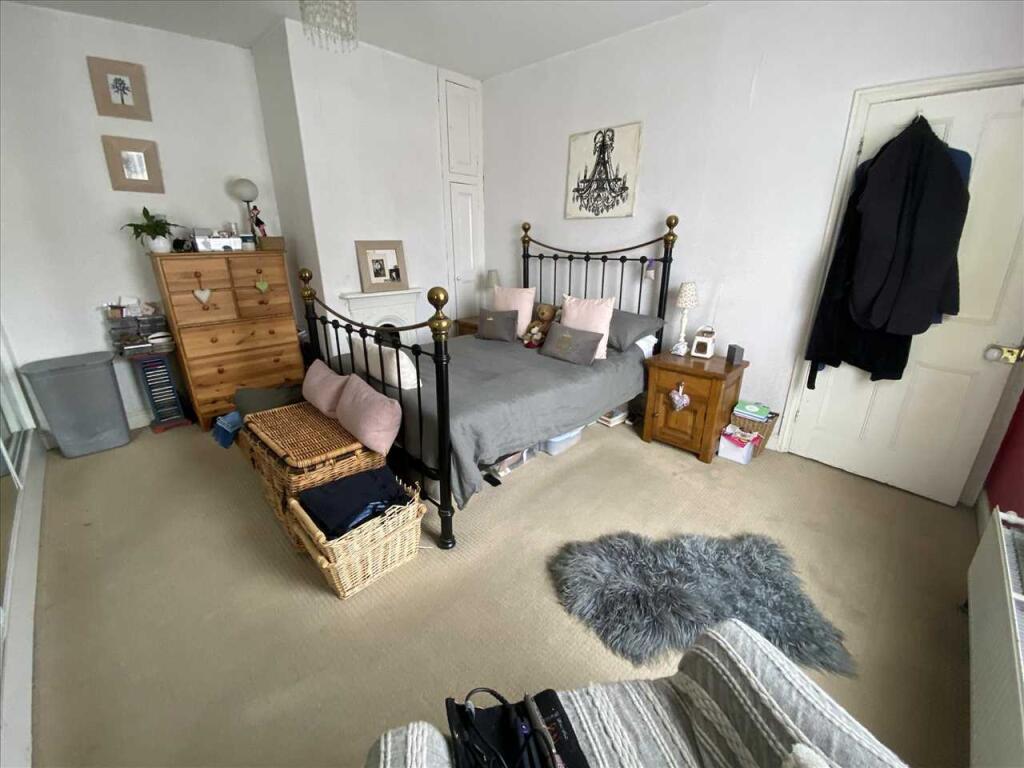 Bedroom 1: