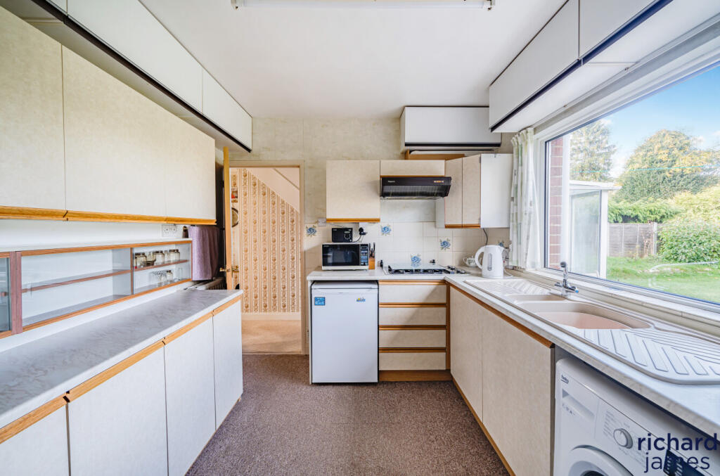 e62a9cb4-4504-40b...