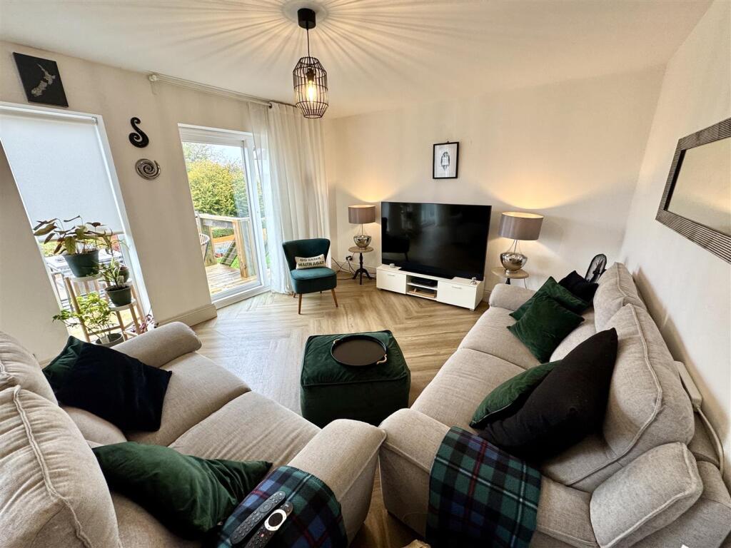 KITCHEN/LIVING/FAMILY ROOM