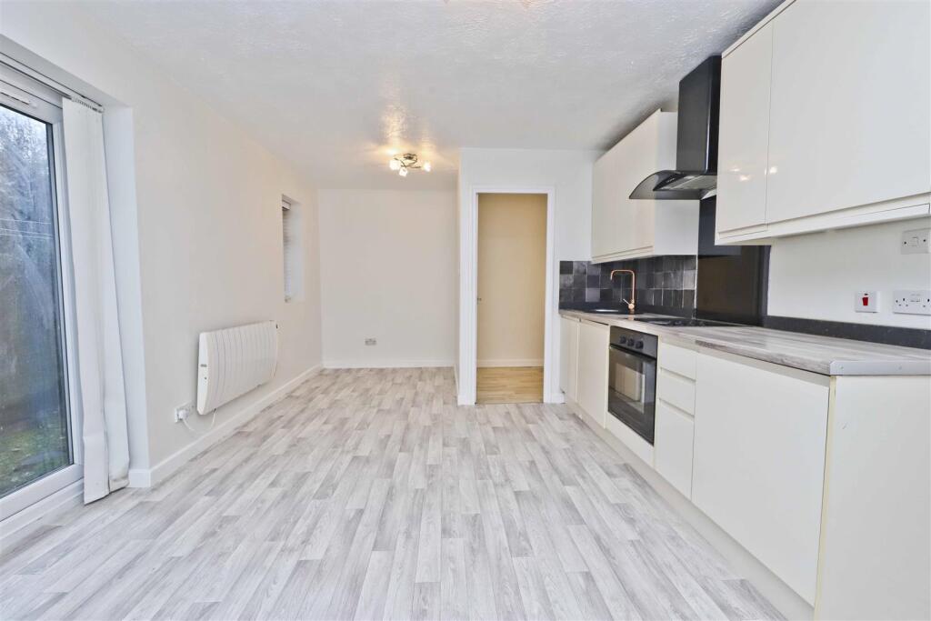 Living Room / Kitchen