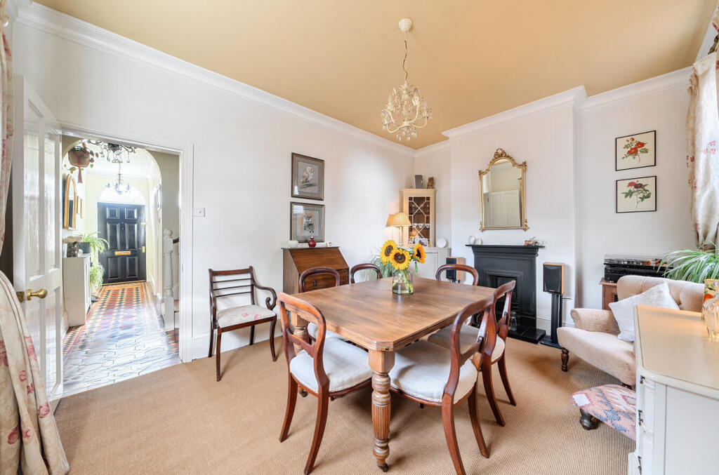 1354397-15-68c3f9...