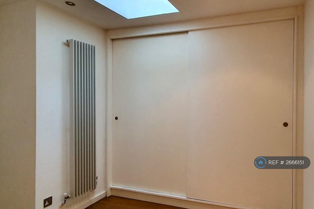 Bedroom Built In Unit