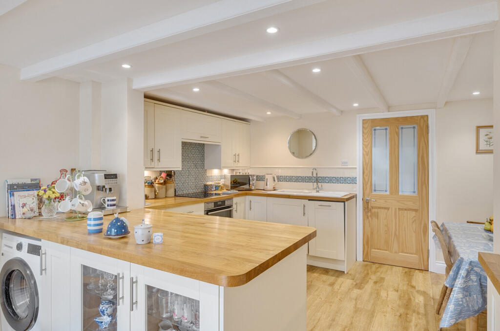 1307226-3-684aa41...