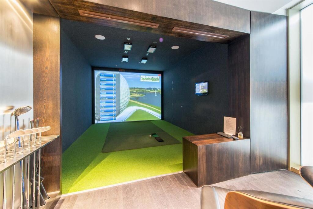 Virtual Golf.jpg