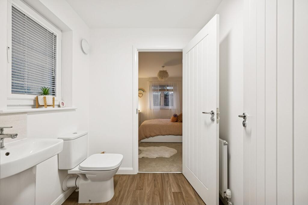 Jack &amp; Jill En-Suite Shower Room