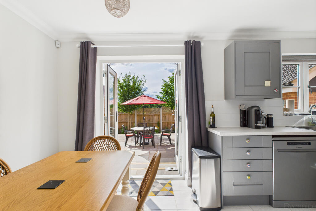 CAM05449G0-PR0018-STILL007