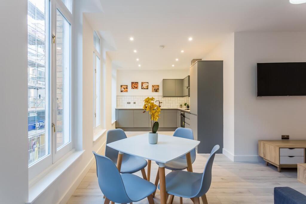 lyOKfInY8UacEm4qly8d_A (1).jpg