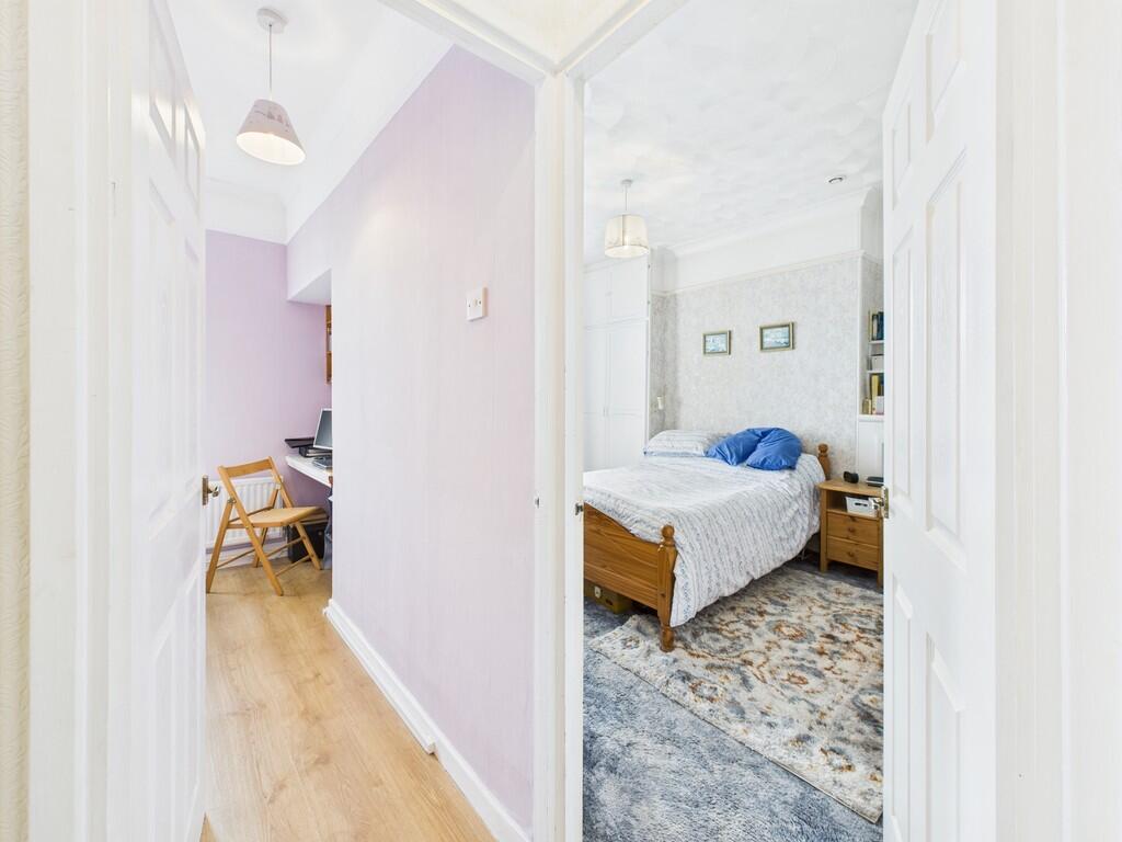 CAM03974G0-PR0173...