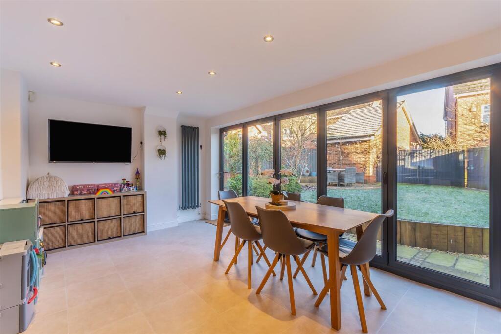 8632521-interior07.jpg