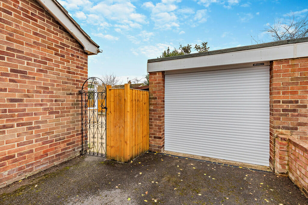 8630413-exterior0...