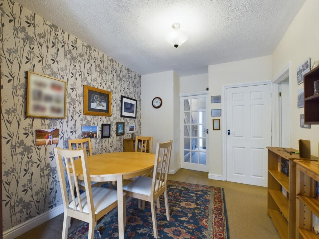 CAM02386G0-PR0112-STILL013