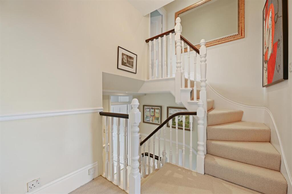 Bolingborke Road - Landing