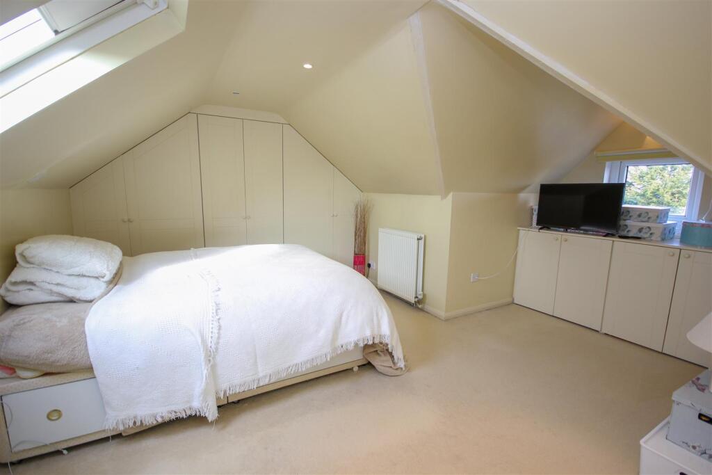 Master Bedroom.jpg