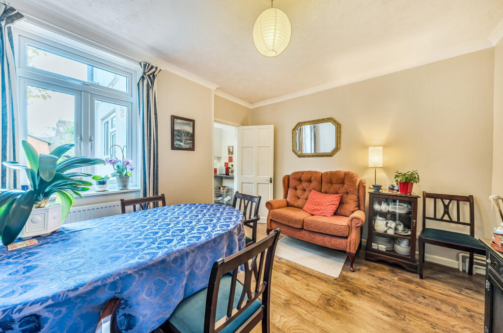 1370296-18-68f78f...