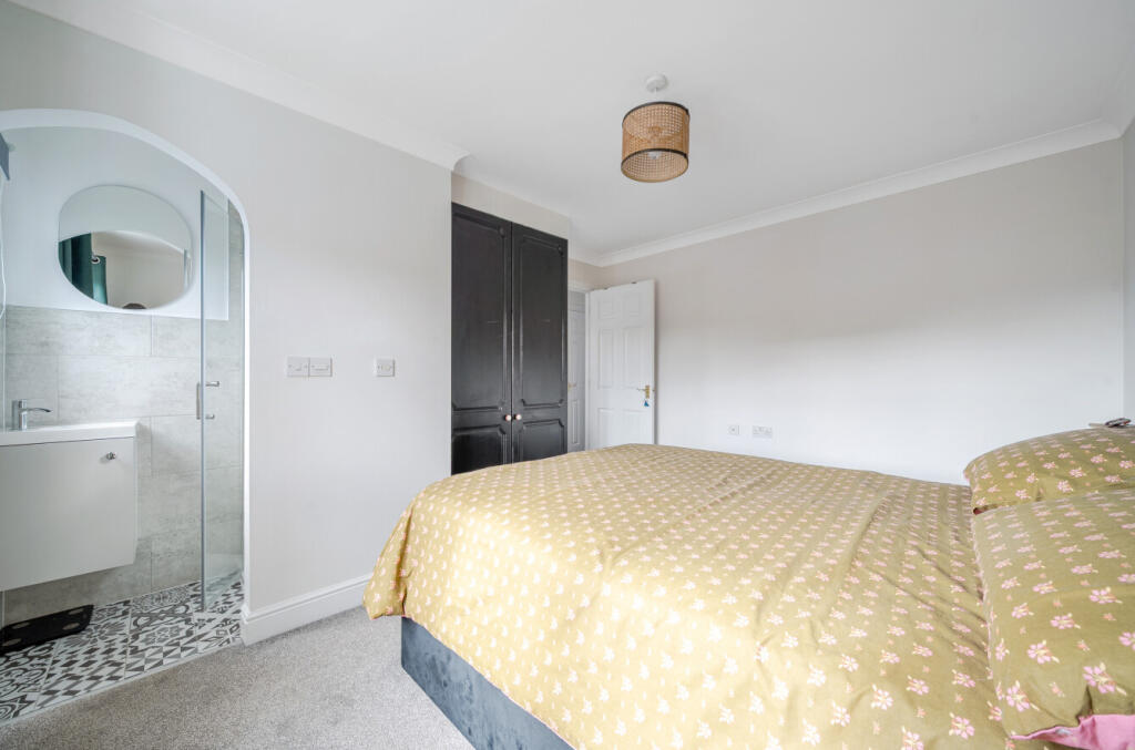 1348371-20-68b705...